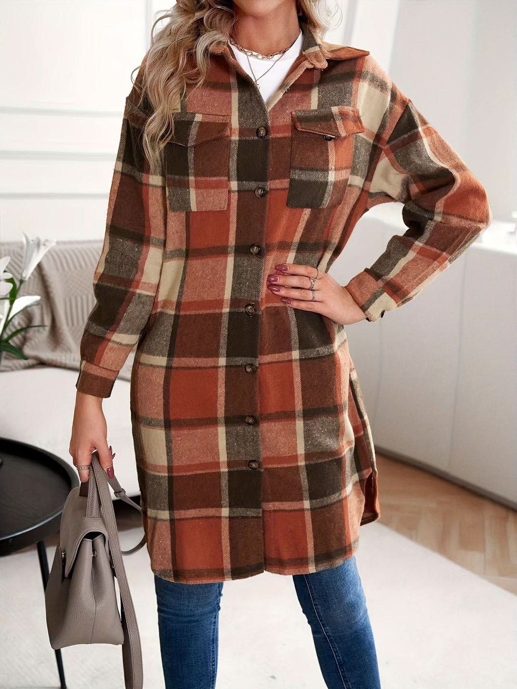Linda | Manteau long douillet à carreaux boutonné sur le devant