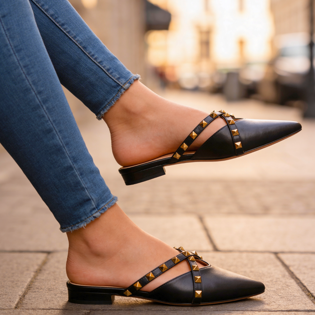 Sandalias Odette con tachuelas y tiras cruzadas