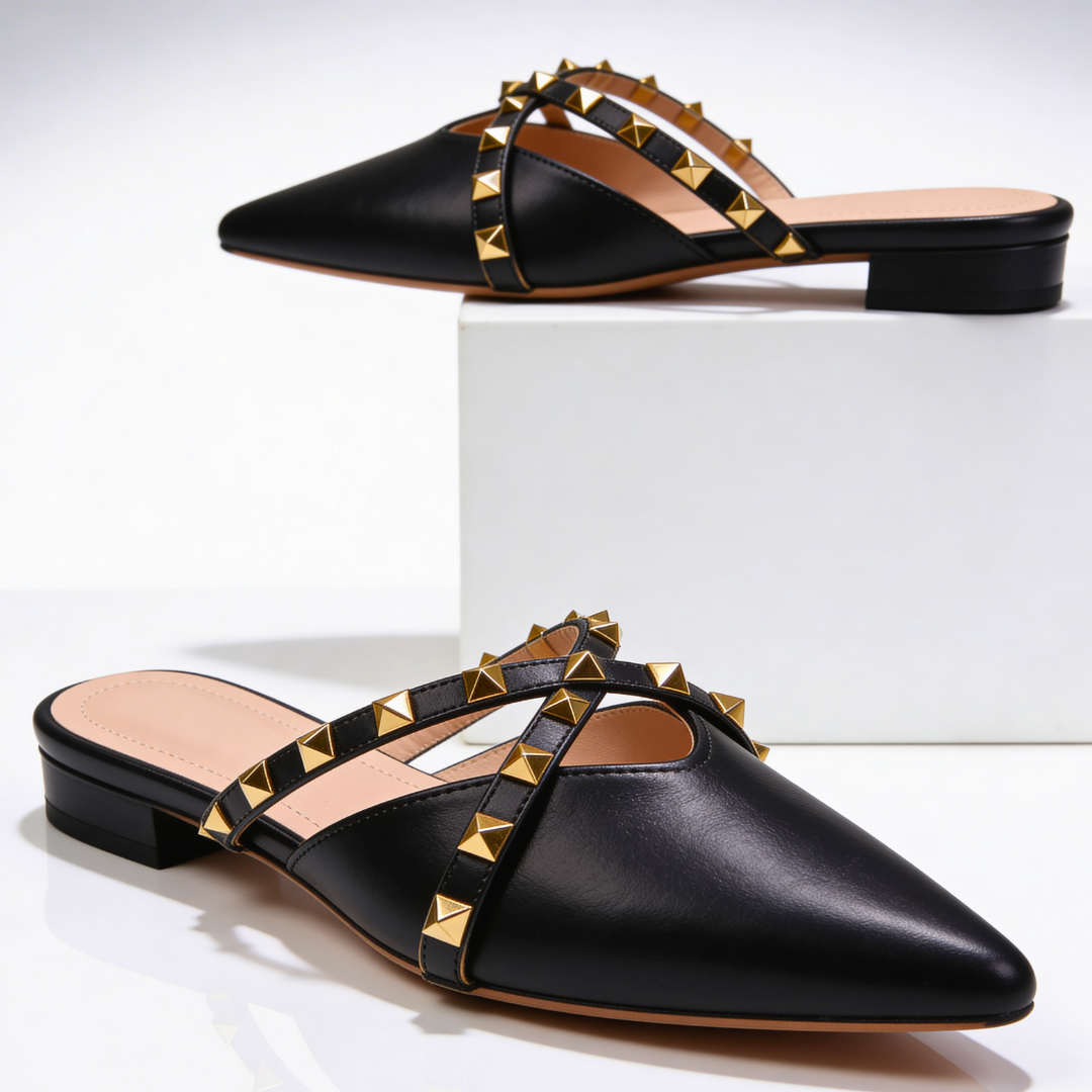 Sandalias Odette con tachuelas y tiras cruzadas