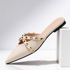 Sandalias Odette con tachuelas y tiras cruzadas