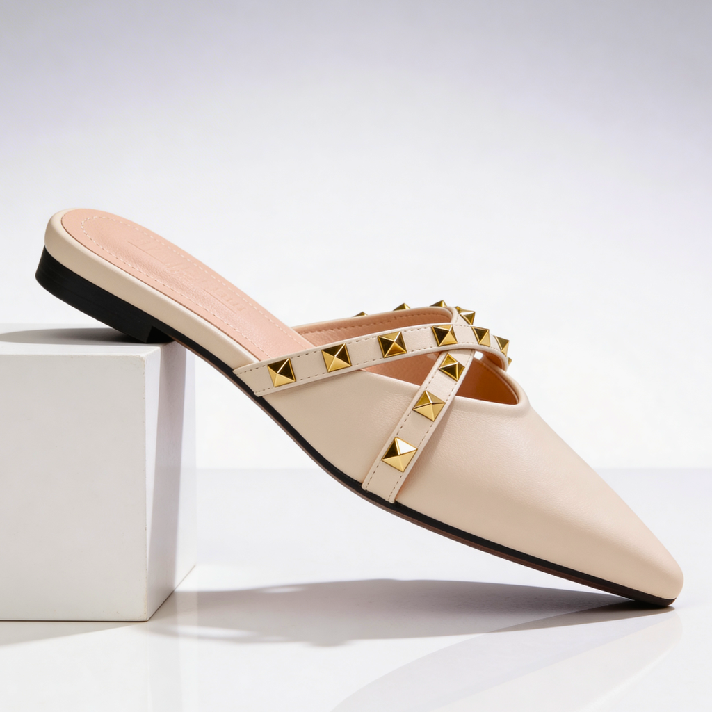 Sandalias Odette con tachuelas y tiras cruzadas