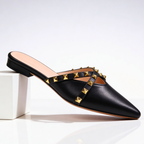 Sandalias Odette con tachuelas y tiras cruzadas