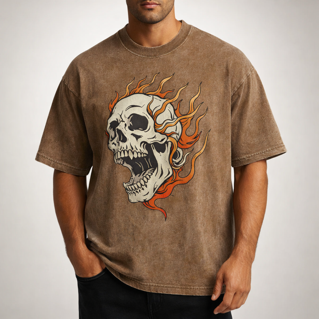 T-shirt oversize délavé à motif tête de mort enflammée