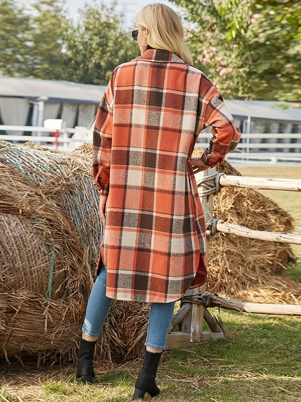 Linda | Manteau long douillet à carreaux boutonné sur le devant