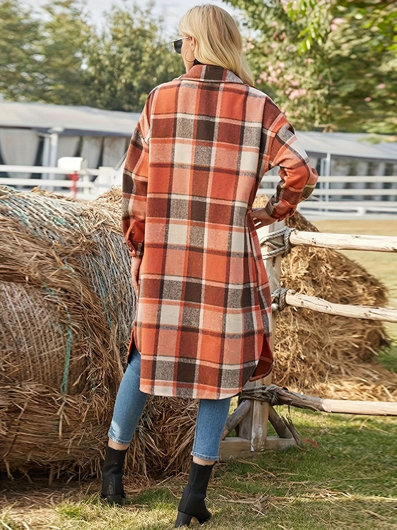 Linda | Manteau long douillet à carreaux boutonné sur le devant