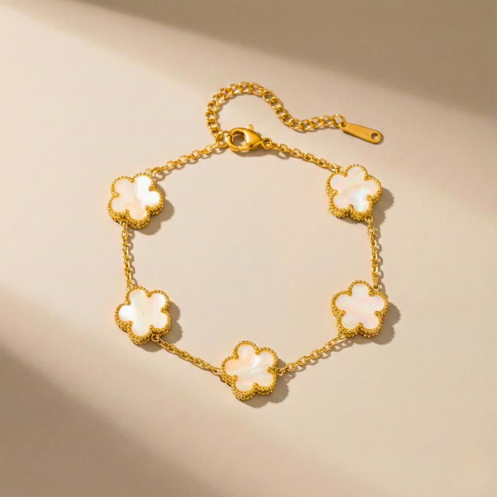 Aurora Shine Clover Charm Bracelet