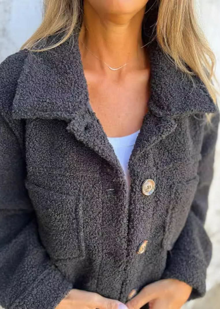 Ella | Chaqueta de forro polar abotonada