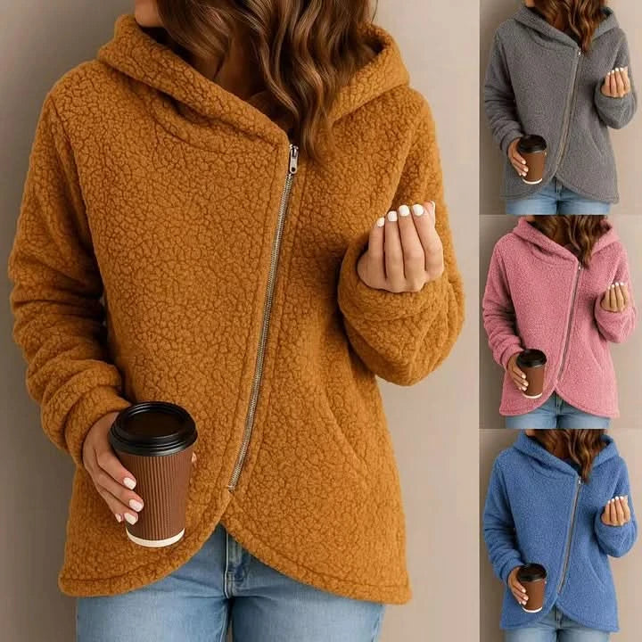 Lena | Chaqueta con capucha, cremallera diagonal y cuello alto