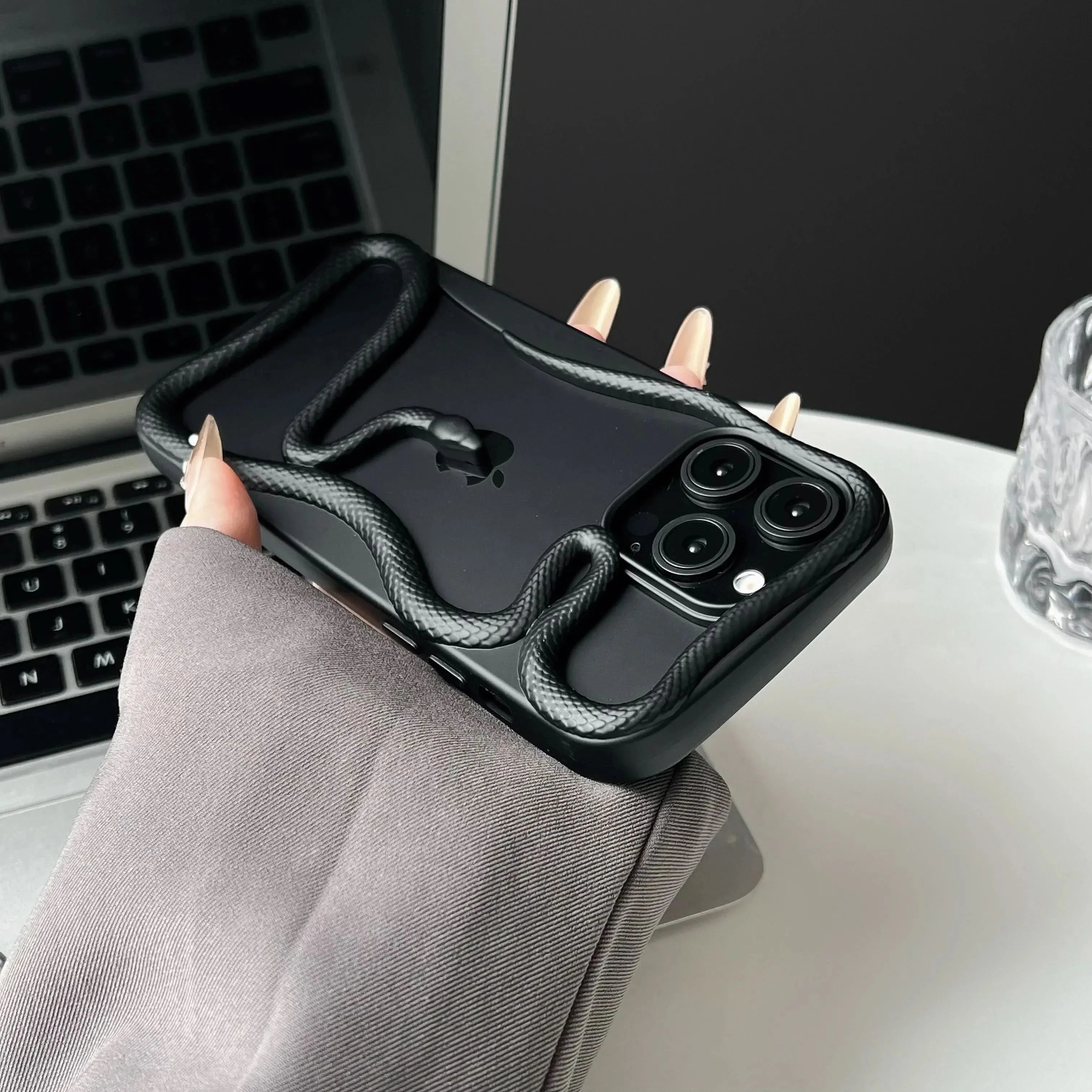Funda de iPhone Eden Coil