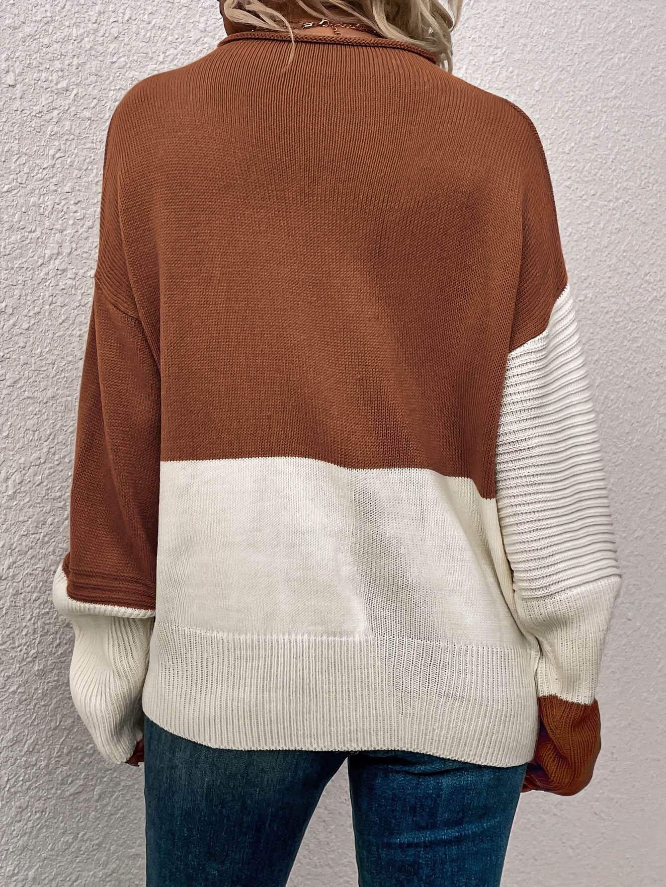 Talia | Sudadera con hombros caídos elegante bicolor
