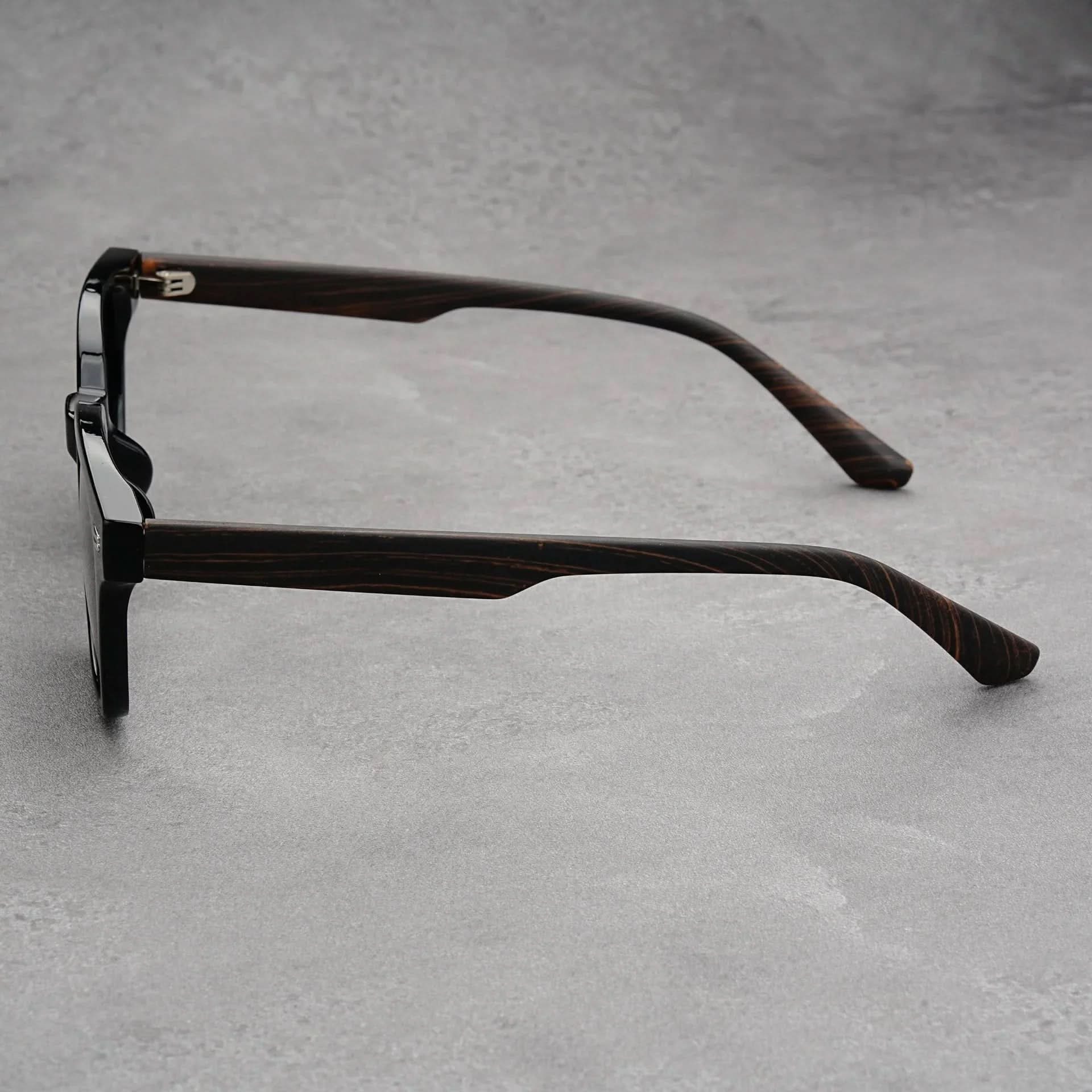Jaxon, stores en bois