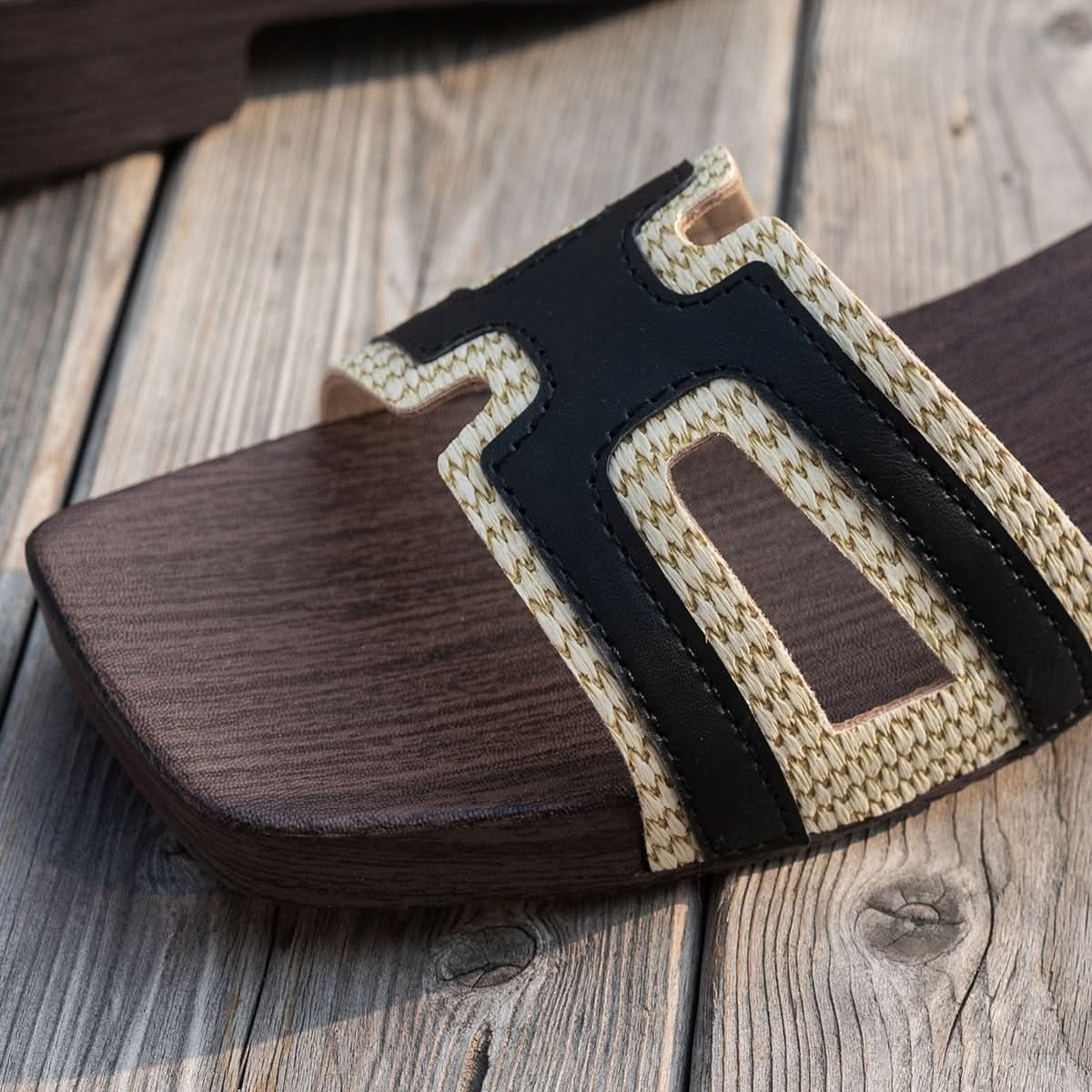 Harper Lane Tongs sculptées Island